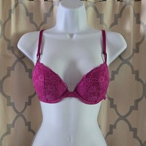 Victoria's Secret Sexy Tee Posey Lace Push-Up Bra 32B